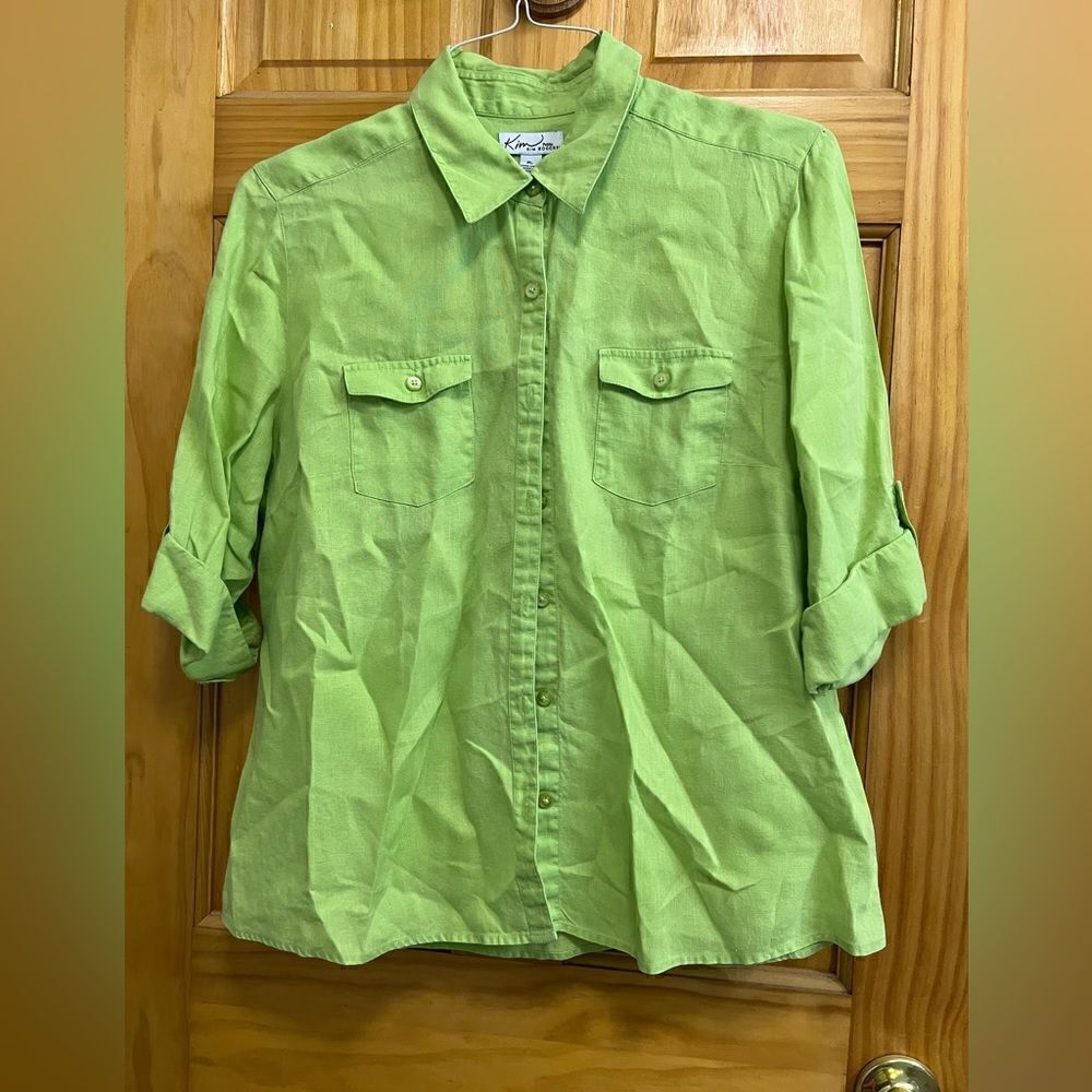 Beautiful lime green Kim Roger’s petite L button down shirt